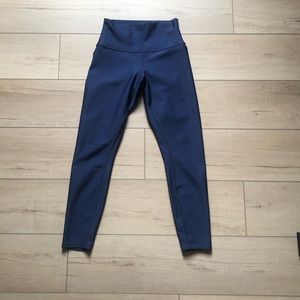 Alo Airlift 7/8 length navy leggings excellent used condition- size small